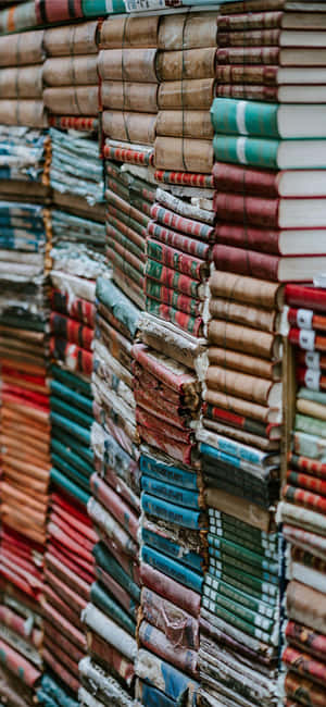 Books Iphone [wallpaper] — iPhone 15 Pro Max Wallpaper