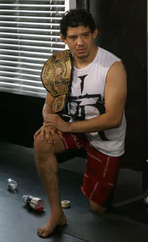 Gilbert Melendez Strikeforce Lightweight Champion Lumuhod — Moto Pad 70 Pro Wallpaper
