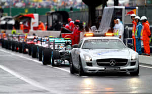 High-performance Safety Car sa racetrack — MacBook Pro M1 Wallpaper