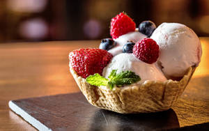 Ice Cream at Berries sa Waffle wallpaper — 16:10 Wallpaper