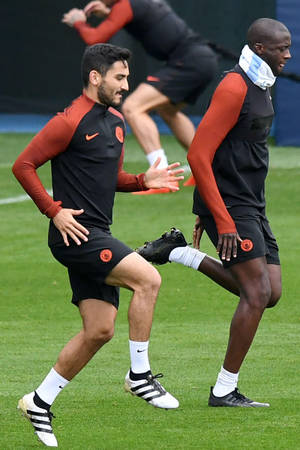 Ilkay Gundogan Training Session Full Body — Football Wallpaper