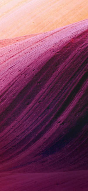 Wallpaper ng iPhone XR ng 3D curves sa beige at purple — iPhone 13 Mini Wallpaper
