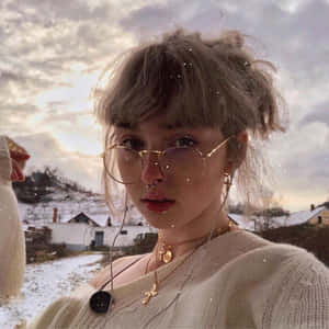 Aesthetic Girl pictures — Aesthetic na babae GIF Wallpaper