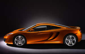 Itim na Luxury Supercar sa Magandang Tanawin — MacBook Pro 14 Wallpaper