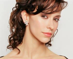 Jennifer Love Hewitt kaakit-akit na mukha wallpaper