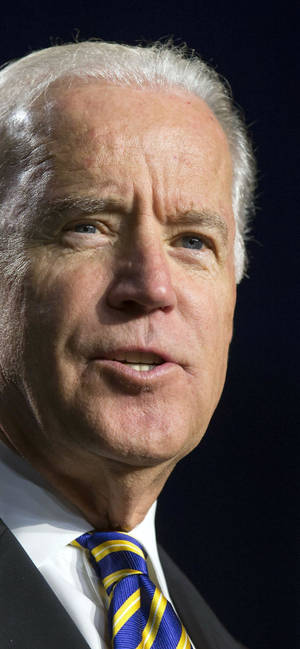 Close-up portrait ni Joe Biden wallpaper.