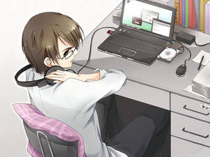 Lalaking Anime na Nakahawakip ng Headphone Habang Nagtatrabaho sa Laptop