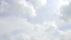 Maaliwalas na Langit na Puno ng Ulap — Aestetik na ulap Wallpaper