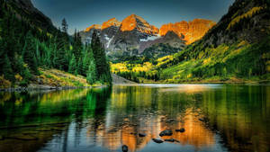 Maroon Bells natural mountain landscape with lake wallpaper