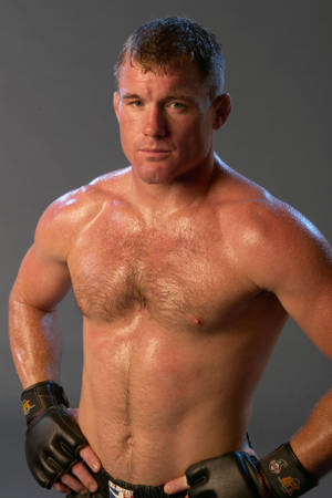 Portrait ni Matt Hughes Nagpopose — Huawei MatePad Edge Wallpaper