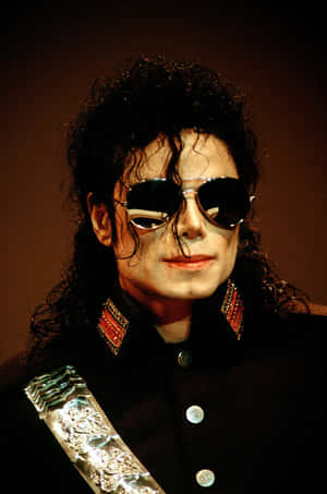 Iconic na pose ni Michael Jackson sa 1991 performance — Lenovo Legion Y900 11 Wallpaper
