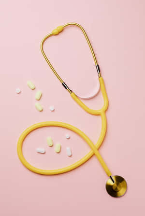 Modernong Stethoscope laban sa Isang Masigla na Background — iPad Pro M4 Wallpaper