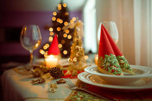 Nakatutulad na Aesthetic na Christmas Table Setting — Cute Aesthetic Christmas Wallpaper