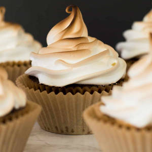 Ombre Marshmallow Frosting Cupcake wallpaper — Huawei nova Flip Wallpaper