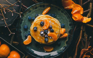 Pancakes na May mga Berries at Oranges wallpaper — 16:10 Wallpaper