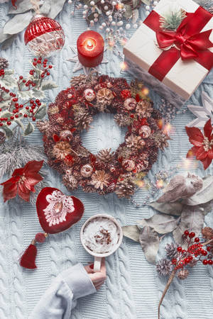 Paskong Pasko na Aesthetic na Pulang Wreath na wallpaper — Paskong aesthetic Wallpaper