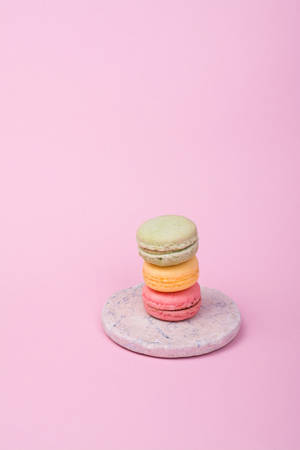 Pastel na Pink na Macaroons para sa iPhone — Nakatutuwa na iPhone Wallpaper