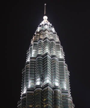 Petronas Skyscraper At Night wallpaper — Motorola Razr 70 Ultra Wallpaper