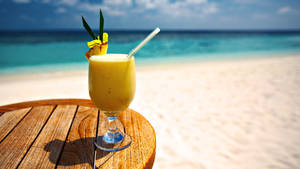 Pina Colada Tropical Drink
wallpaper — Studio Display Wallpaper