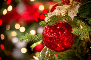 Pulang Palamuti ng Puno ng Pasko