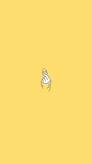 Pusong Daliri Pastel Yellow Aesthetic