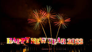 Pagring in 2022 na may Festive Fireworks — Studio Display Wallpaper