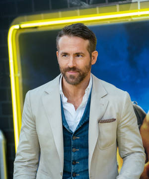 Ryan Reynolds Detective Pikachu wallpaper — Galaxy Z Fold 5 Wallpaper
