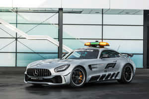 Safety Car na Namumuno sa Karera — Surface Pro Wallpaper