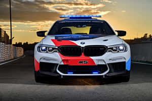 Safety Car sa Race Track — Surface Pro Wallpaper