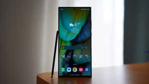 Samsung S23 Ultra na may S Pen na Ipinapakita — Samsung S23 Ultra Wallpaper