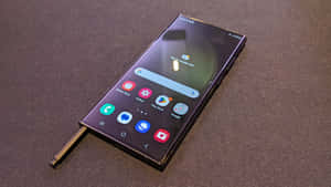 Samsung S23 Ultra na may S Pen na Naka-display