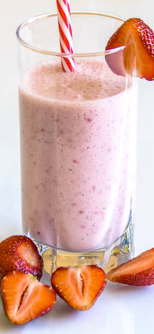 Strawberry milk smoothie wallpaper — iPhone 15 Plus Wallpaper