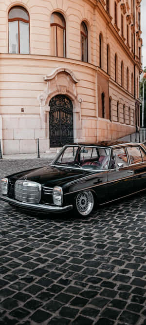 Classic Mercedes — iPhone 13 Wallpaper
