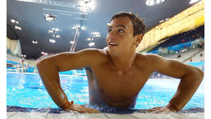 Tom Daley Pool Side View wallpaper. — iMac Wallpaper