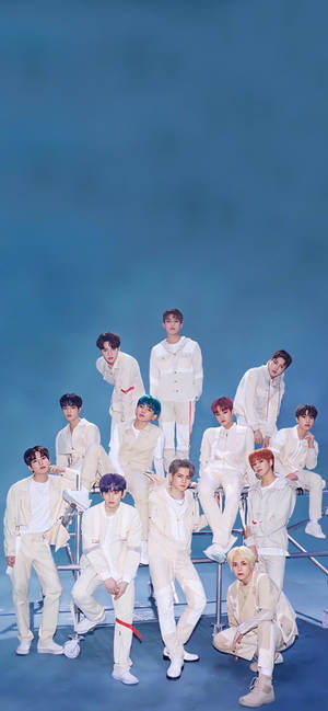 Treasure wearing white outfits wallpaper — iPhone 13 Mini Wallpaper